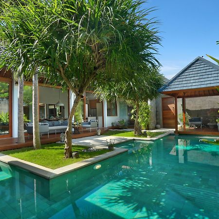 Villa Odyssey Seminyak Exterior foto